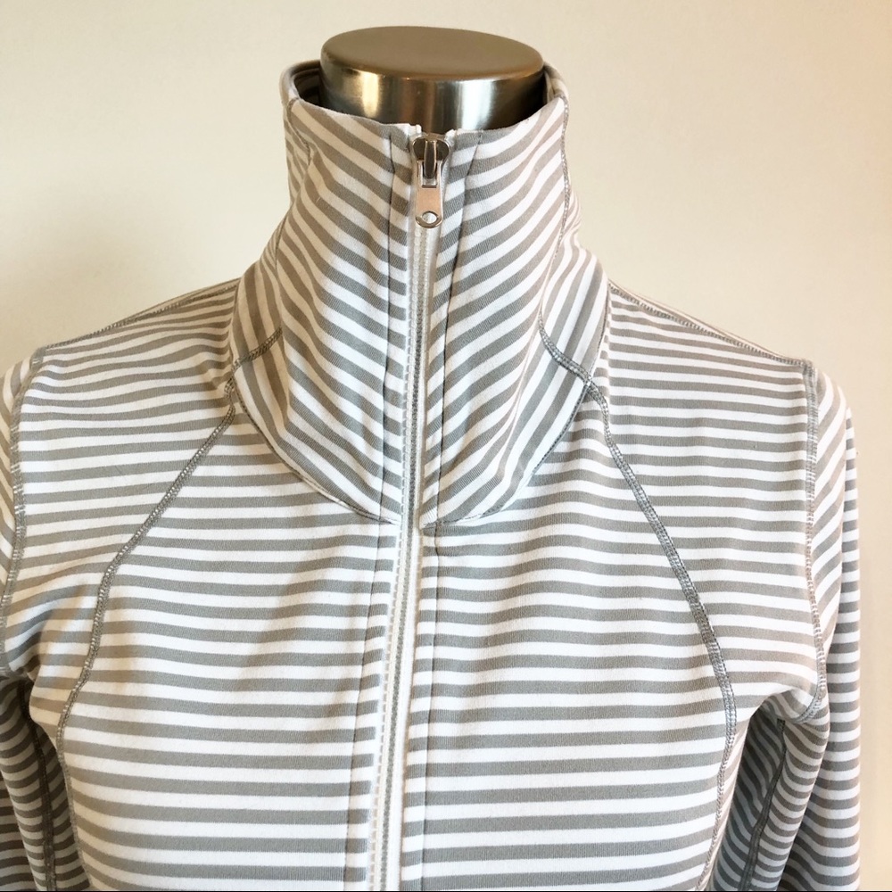Reebok Grey White Striped Full Zip Athletic Jacket, size Large - Picture 7 of 16